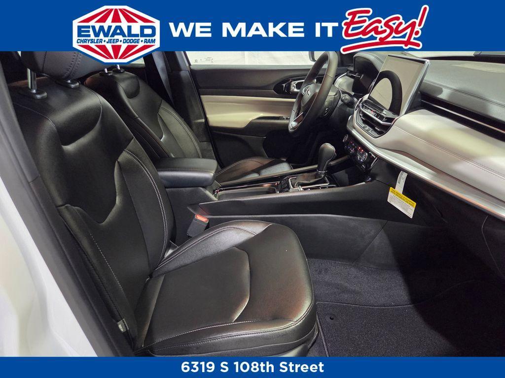 new 2025 Jeep Compass car, priced at $30,813