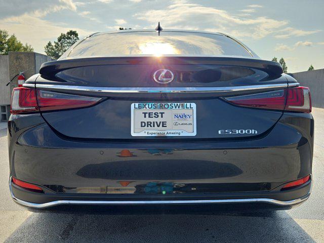 new 2025 Lexus ES 300h car, priced at $50,774