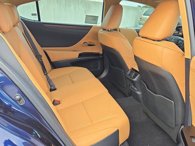 new 2025 Lexus ES 350 car, priced at $47,874