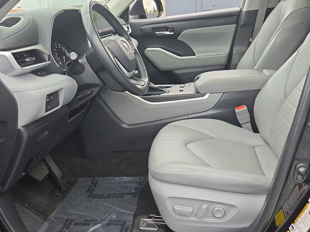 used 2023 Toyota Highlander car, priced at $37,148
