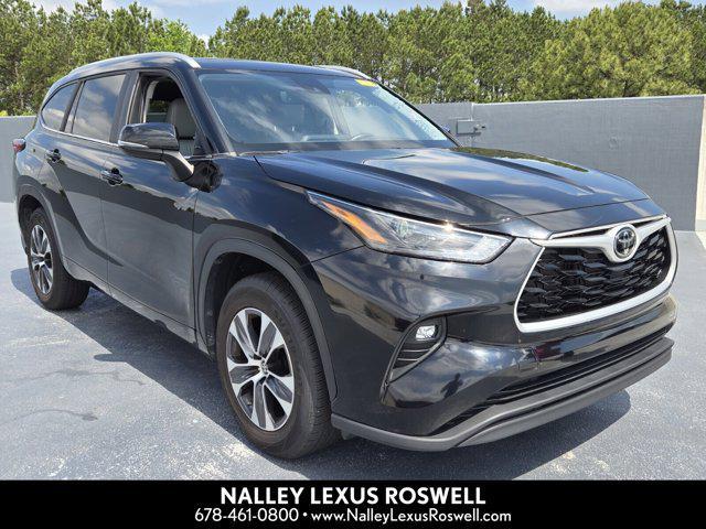 used 2023 Toyota Highlander car, priced at $37,499