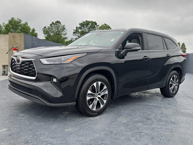 used 2023 Toyota Highlander car, priced at $37,148