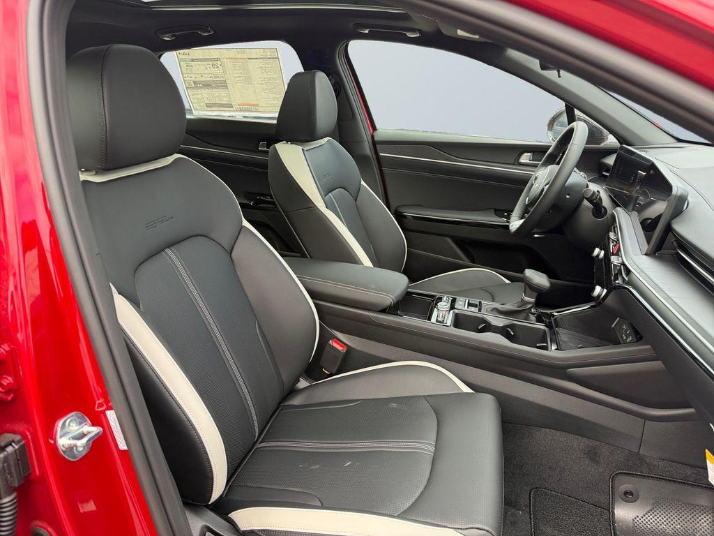 new 2025 Kia K5 car, priced at $30,291