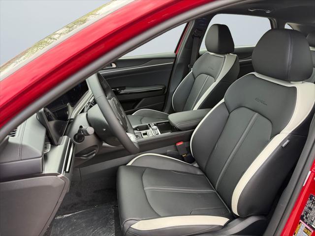 new 2025 Kia K5 car, priced at $30,552