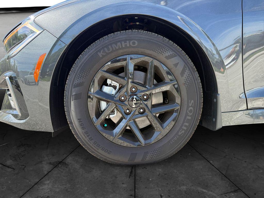 new 2025 Kia K5 car, priced at $27,653