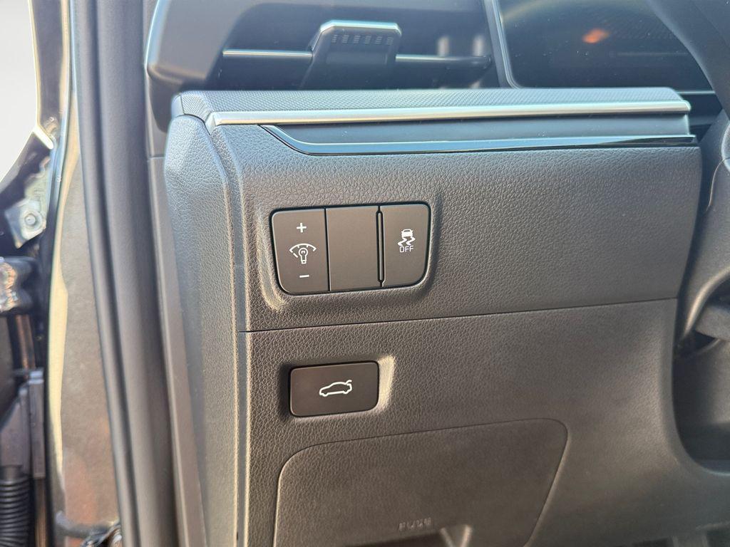 new 2025 Kia K5 car, priced at $27,653