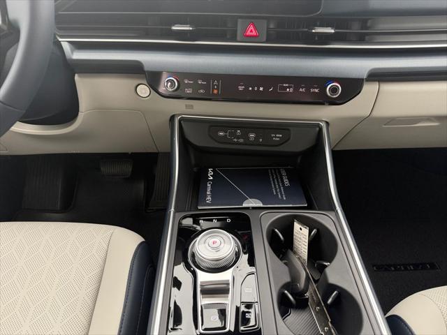 new 2025 Kia Carnival Hybrid car, priced at $47,688
