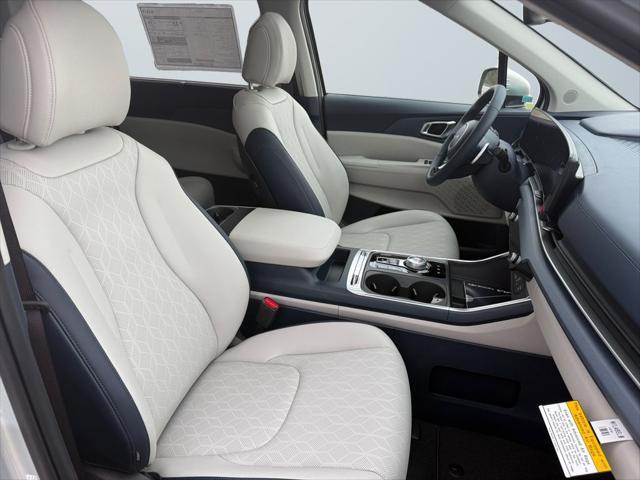 new 2025 Kia Carnival Hybrid car, priced at $47,688