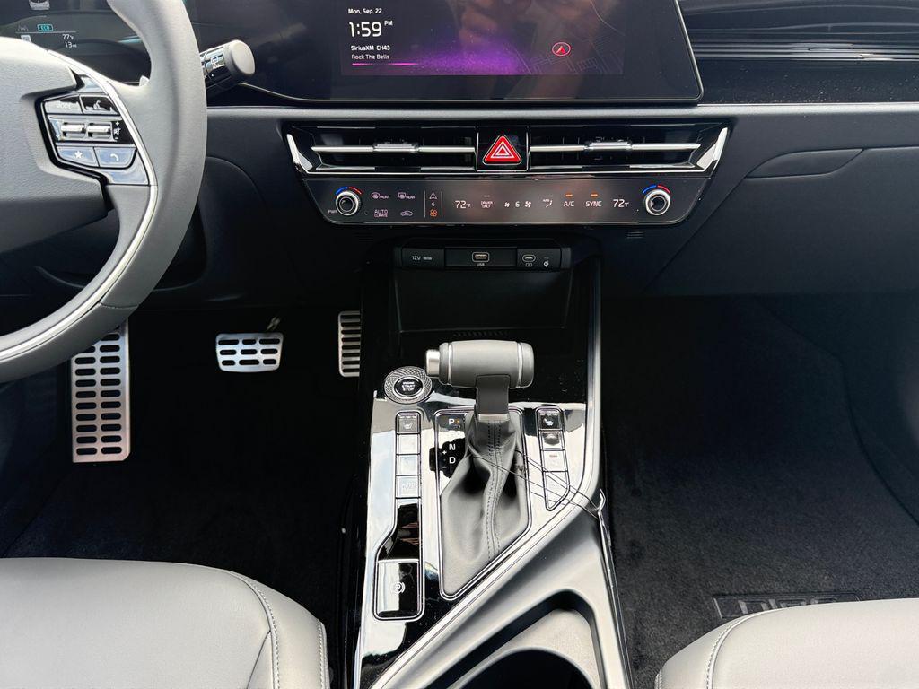 new 2025 Kia Niro car, priced at $32,693