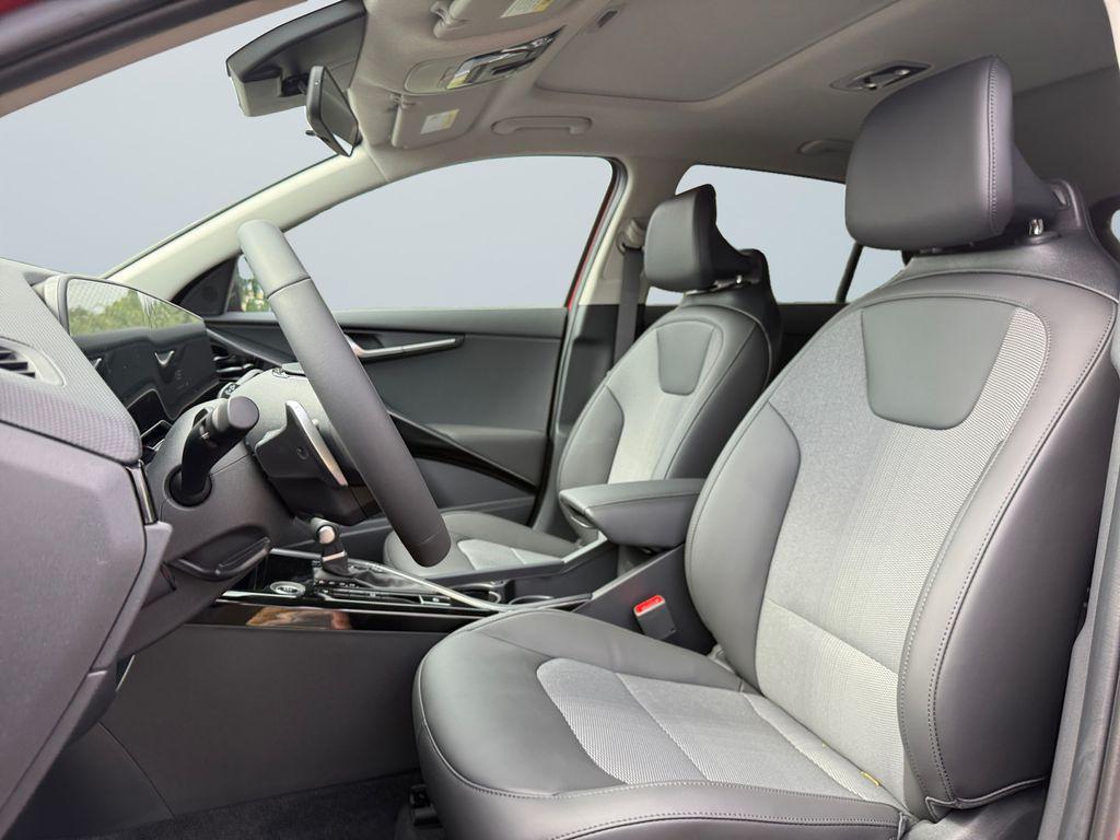 new 2025 Kia Niro car, priced at $32,693