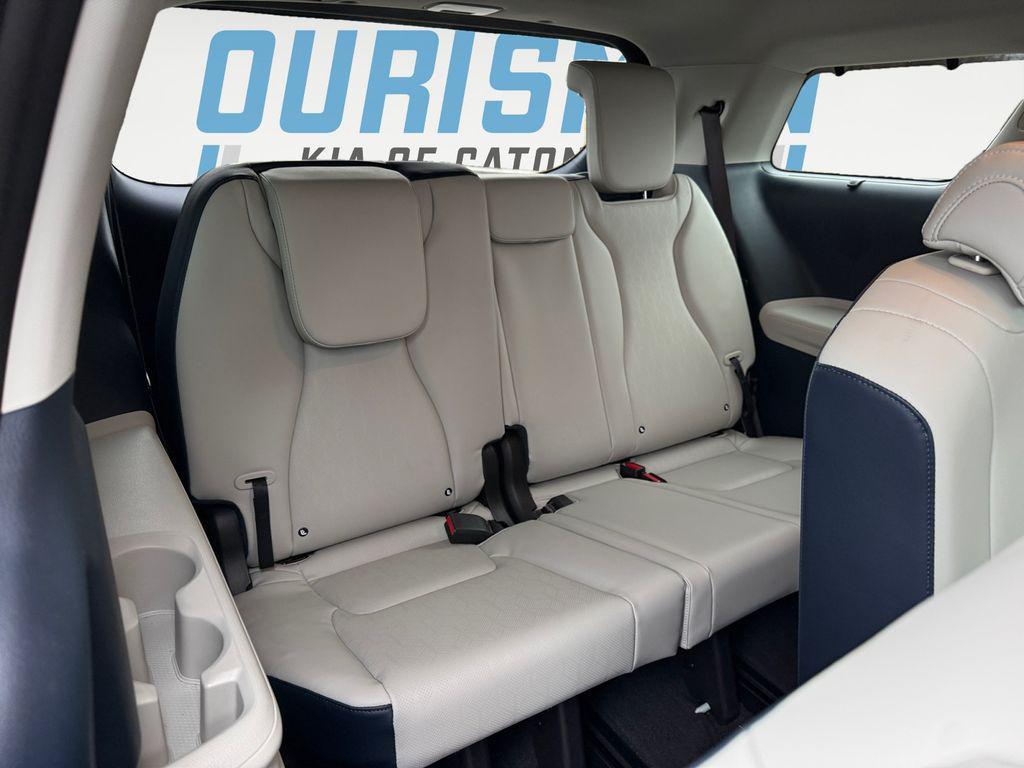 used 2025 Kia Carnival car, priced at $37,000