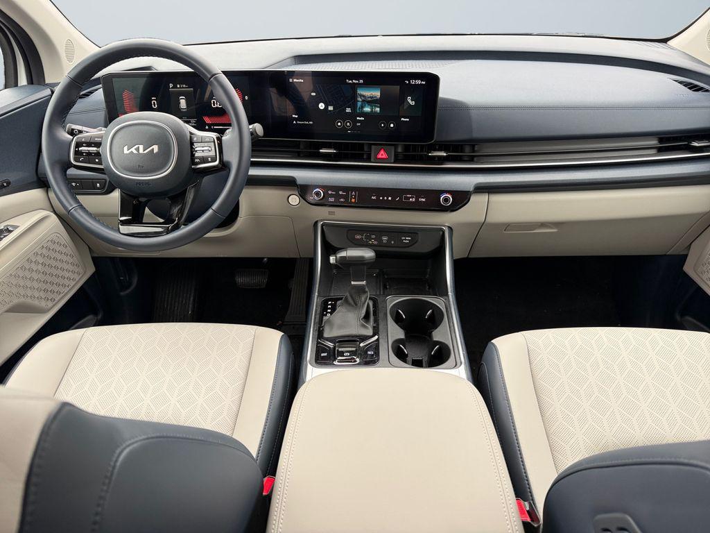 used 2025 Kia Carnival car, priced at $37,000
