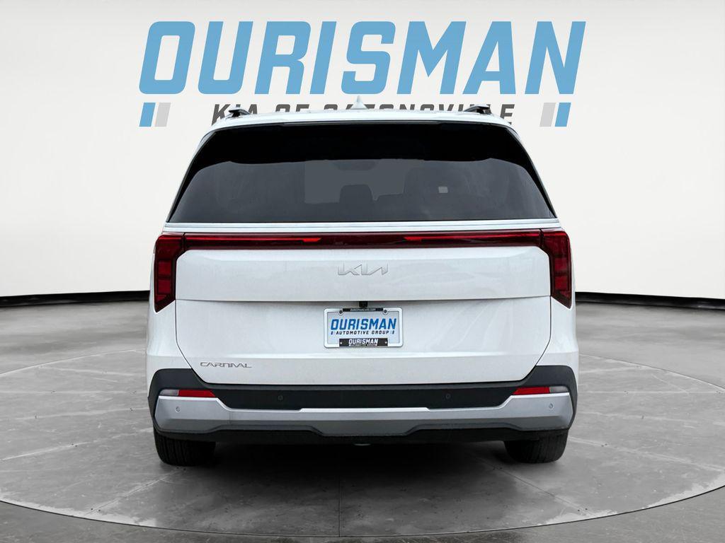 used 2025 Kia Carnival car, priced at $37,000