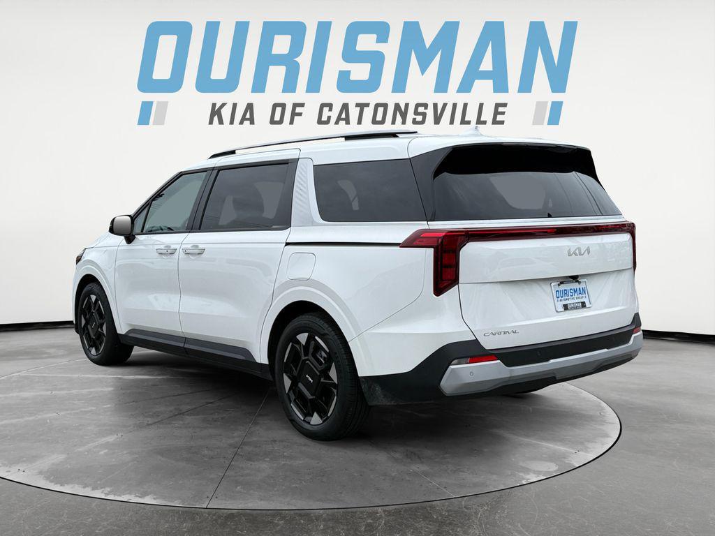 used 2025 Kia Carnival car, priced at $37,000