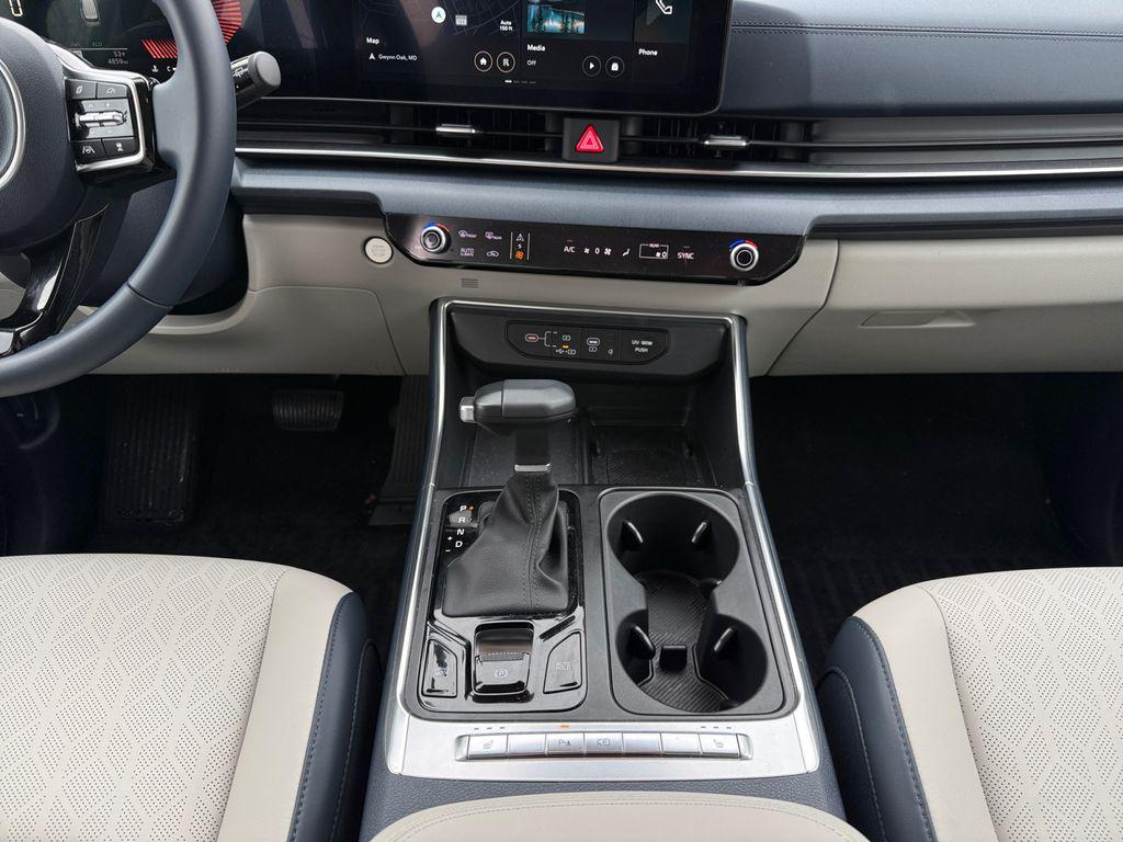 used 2025 Kia Carnival car, priced at $37,000