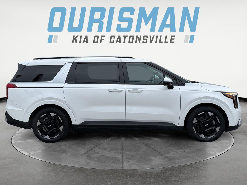 used 2025 Kia Carnival car, priced at $37,000
