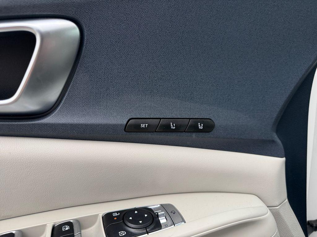 used 2025 Kia Carnival car, priced at $37,000