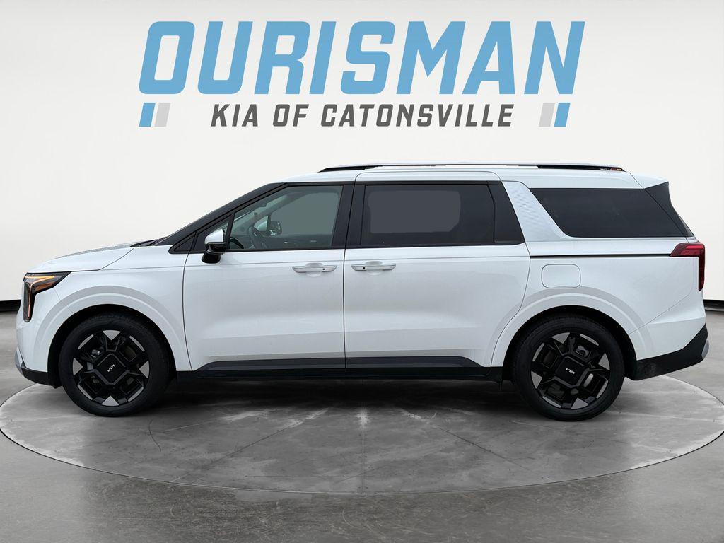 used 2025 Kia Carnival car, priced at $37,000