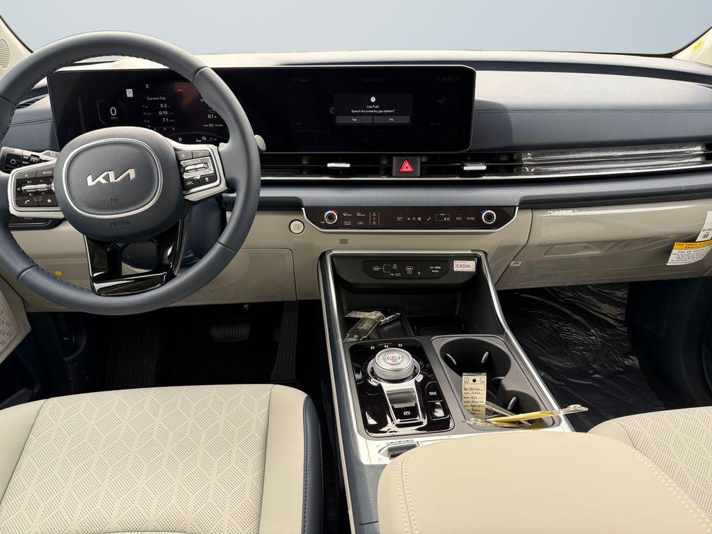 new 2026 Kia Carnival Hybrid car, priced at $47,921