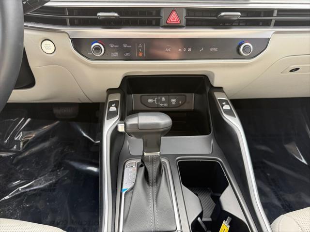 used 2024 Kia Sorento car, priced at $37,500