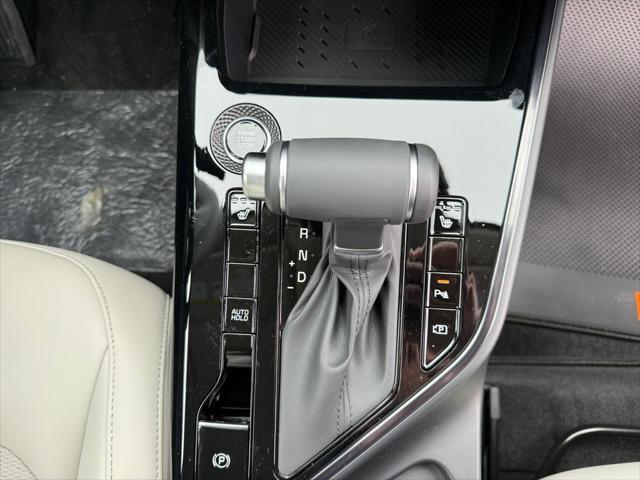 new 2025 Kia Niro car, priced at $30,106