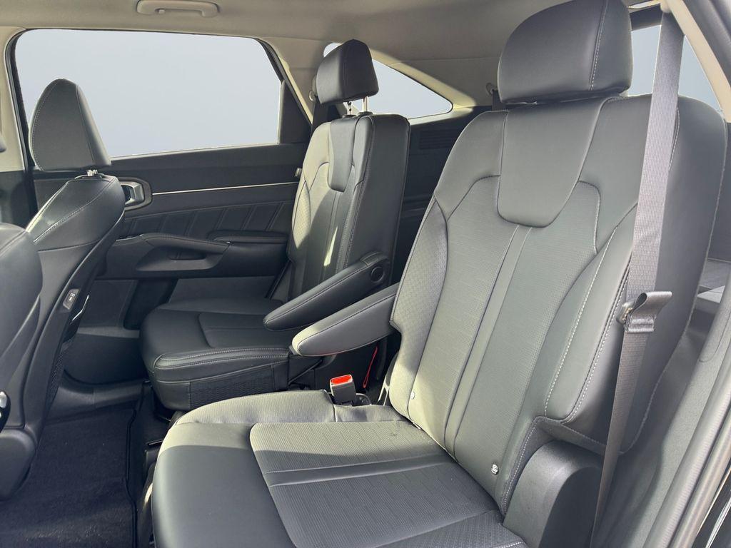 new 2025 Kia Sorento car, priced at $40,500