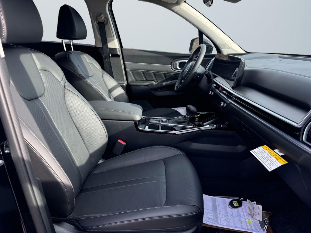 new 2025 Kia Sorento car, priced at $40,500