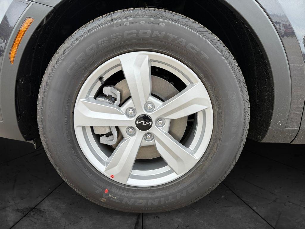 new 2026 Kia Sorento car, priced at $32,248