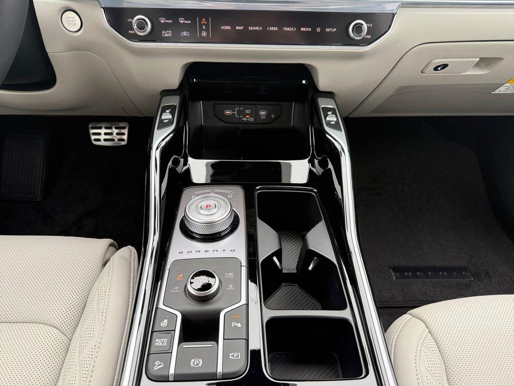 new 2025 Kia Sorento Hybrid car, priced at $40,100