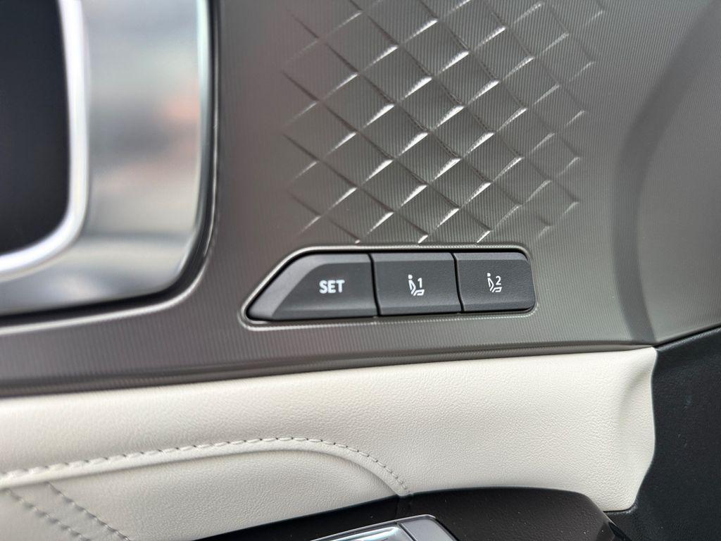 new 2025 Kia Sorento Hybrid car, priced at $40,100