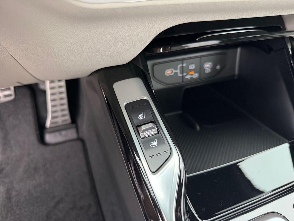 new 2025 Kia Sorento Hybrid car, priced at $40,100