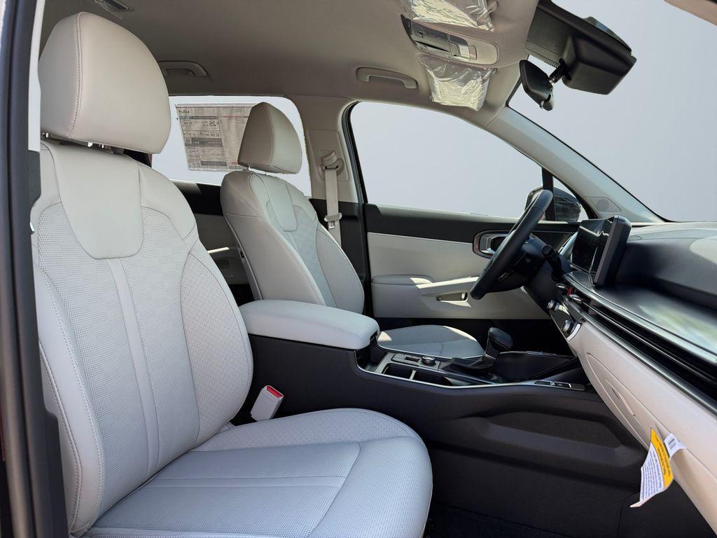 new 2025 Kia Sorento car, priced at $33,000