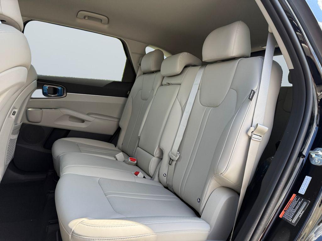 new 2025 Kia Sorento car, priced at $33,000