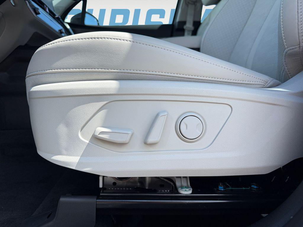 new 2025 Kia Sorento car, priced at $33,000