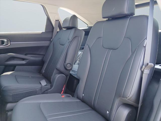 new 2025 Kia Sorento car, priced at $40,171