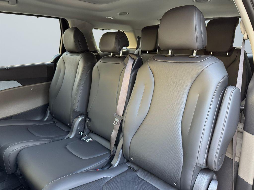 new 2026 Kia Carnival Hybrid car, priced at $47,875