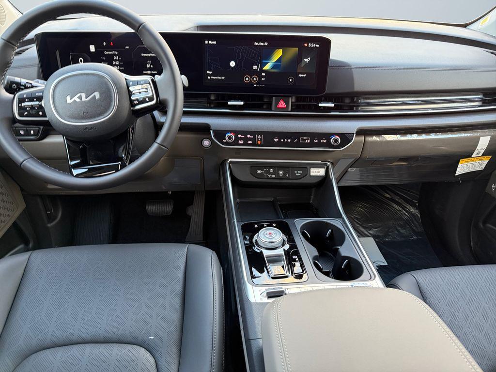 new 2026 Kia Carnival Hybrid car, priced at $47,875