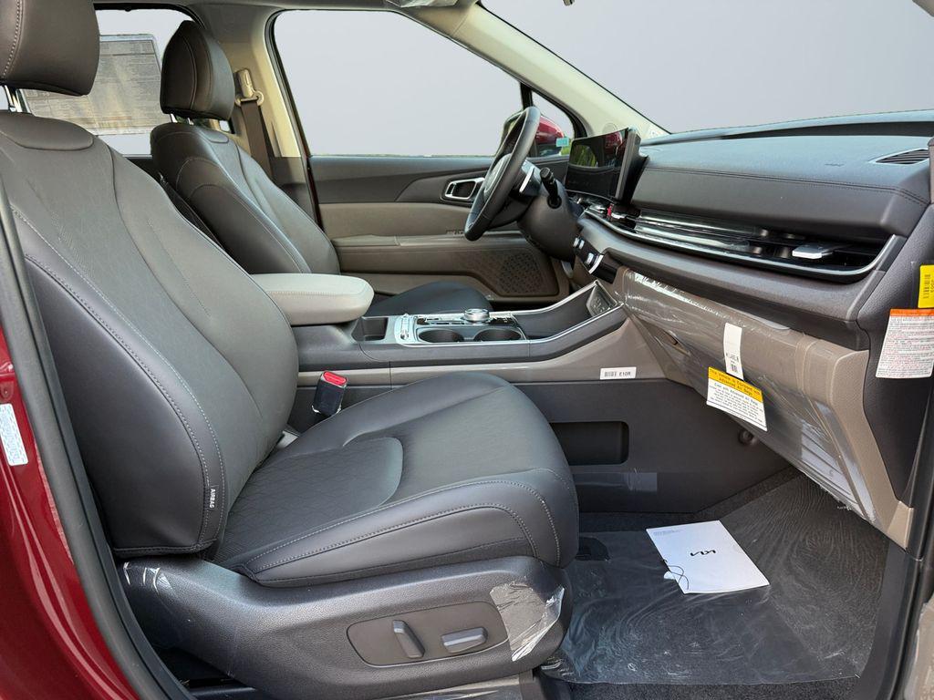 new 2026 Kia Carnival Hybrid car, priced at $47,875