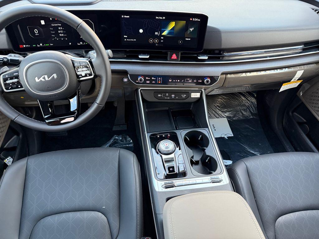 new 2026 Kia Carnival Hybrid car, priced at $47,875