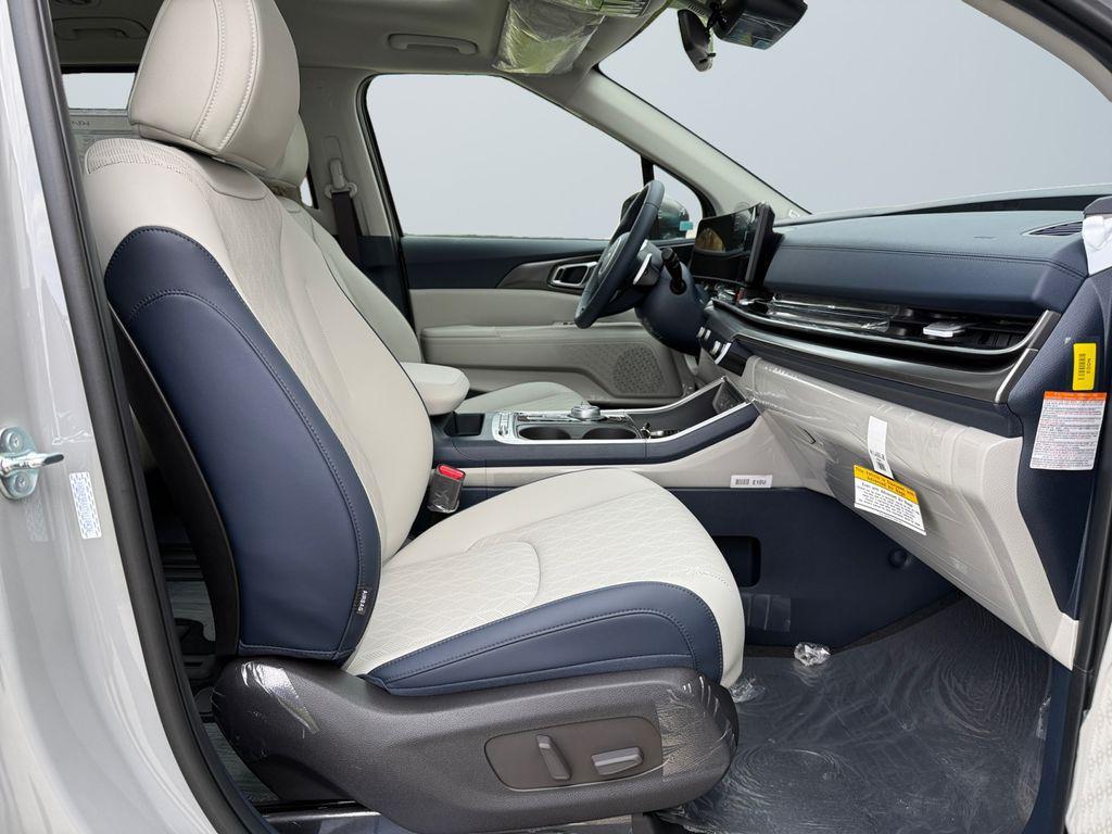 new 2026 Kia Carnival Hybrid car, priced at $48,871
