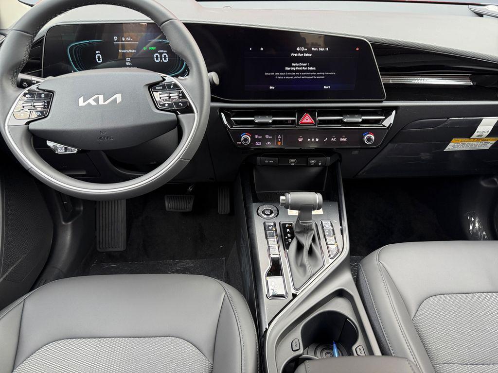 new 2025 Kia Niro car, priced at $30,557