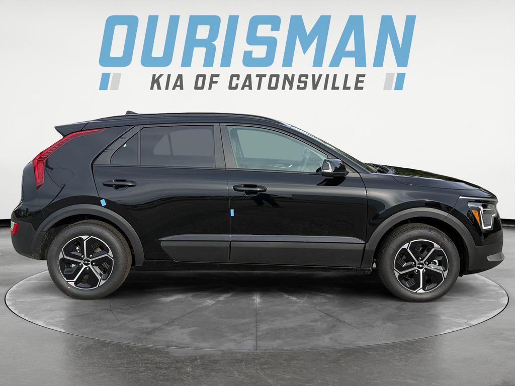 new 2025 Kia Niro car, priced at $30,557