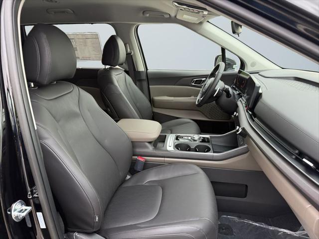 new 2025 Kia Carnival Hybrid car, priced at $43,387