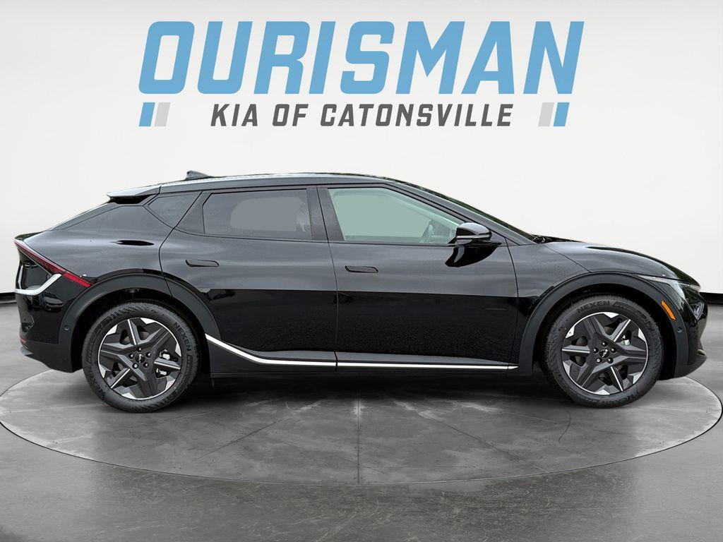 new 2025 Kia EV6 car, priced at $42,000