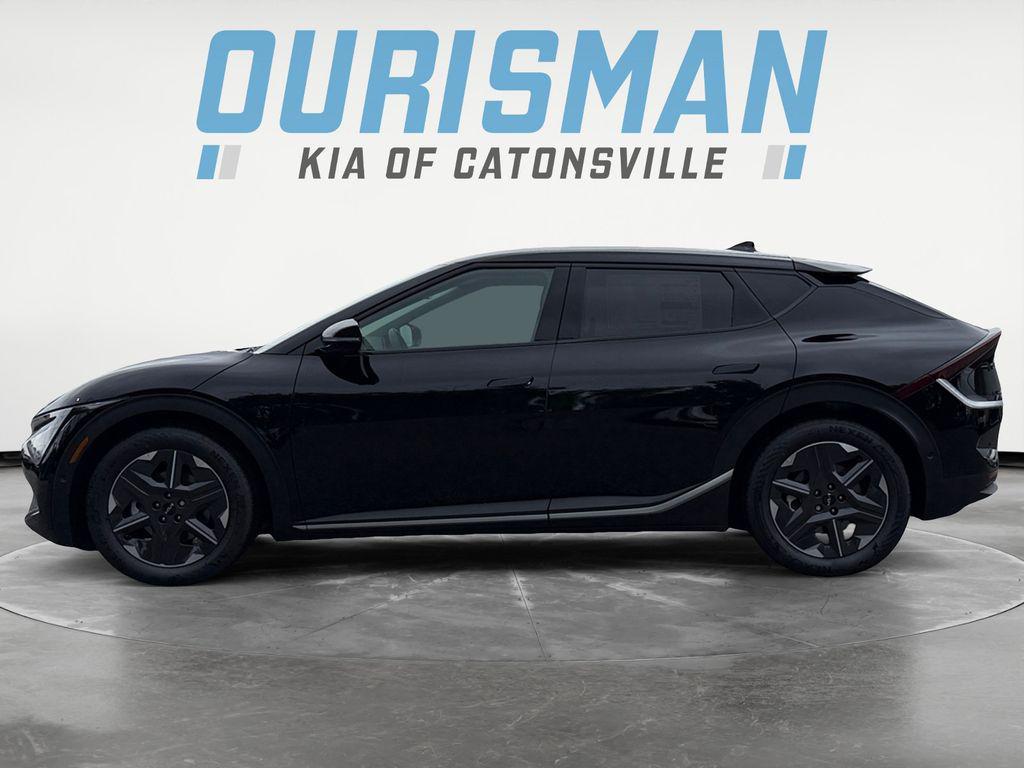 new 2025 Kia EV6 car, priced at $42,000