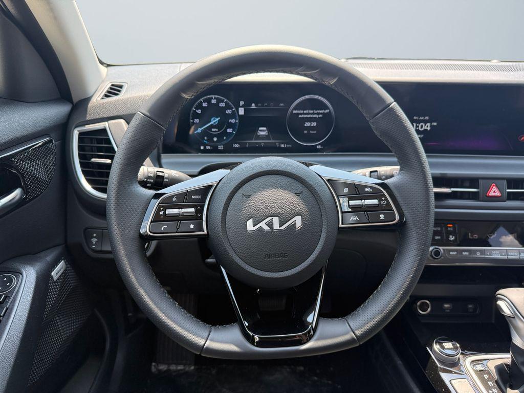new 2025 Kia Seltos car, priced at $31,843