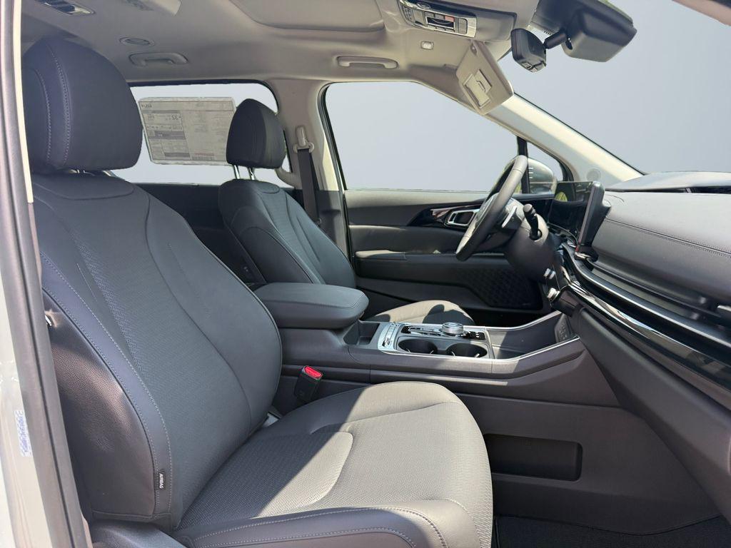 new 2026 Kia Carnival Hybrid car, priced at $52,592