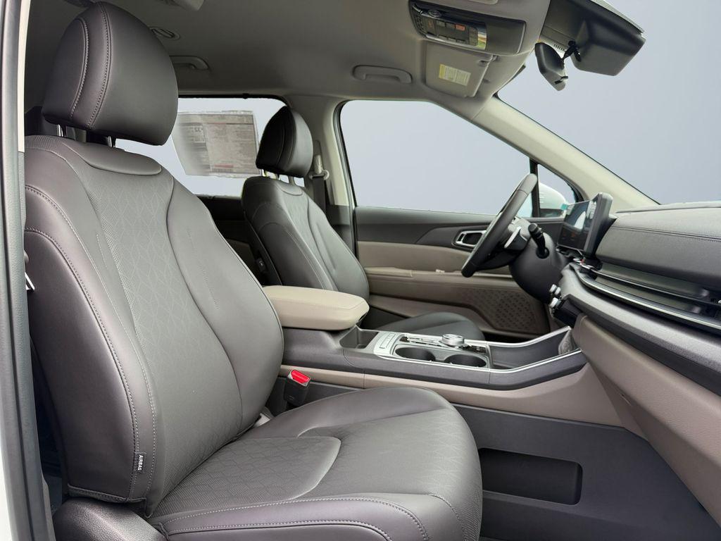 new 2026 Kia Carnival Hybrid car, priced at $43,440
