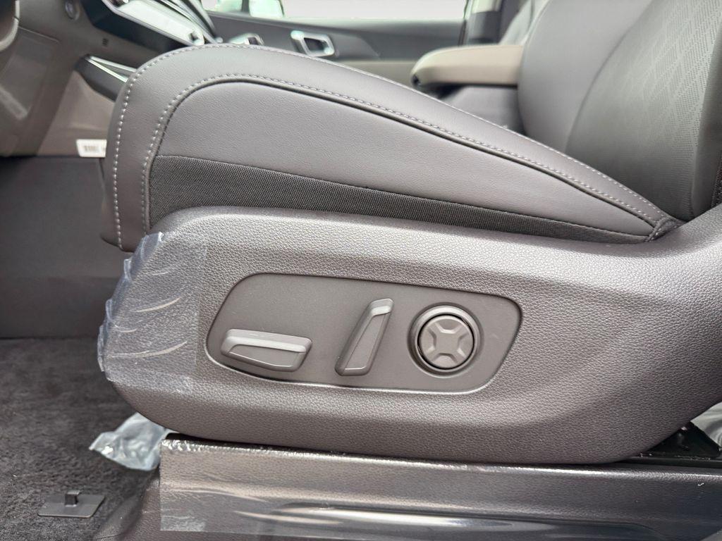 new 2026 Kia Carnival car, priced at $46,942