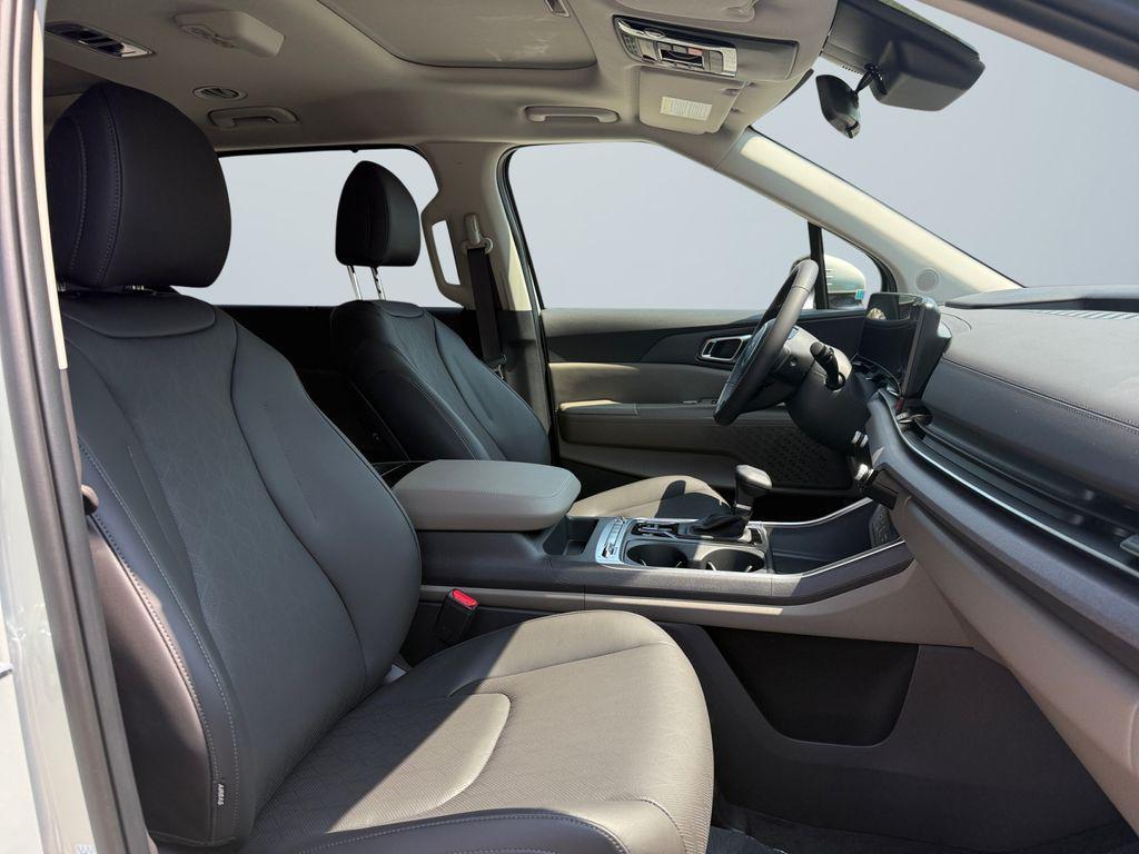 new 2026 Kia Carnival car, priced at $45,942